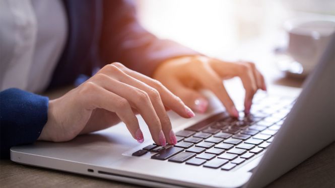 How to easily download files from the Internet